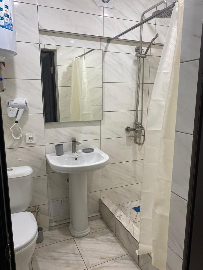 Гостевой Дом Атакар Hotel Gagra Exterior photo